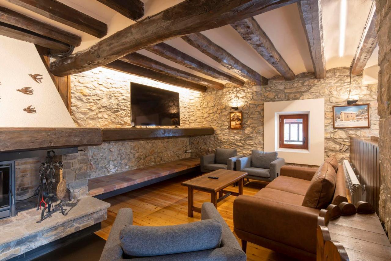 Masia El Pinatell Castellar del Riu Exterior photo